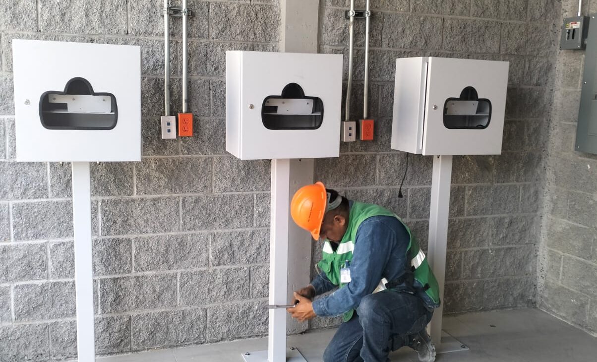 Gabinetes industriales para relojes tipo Kronos